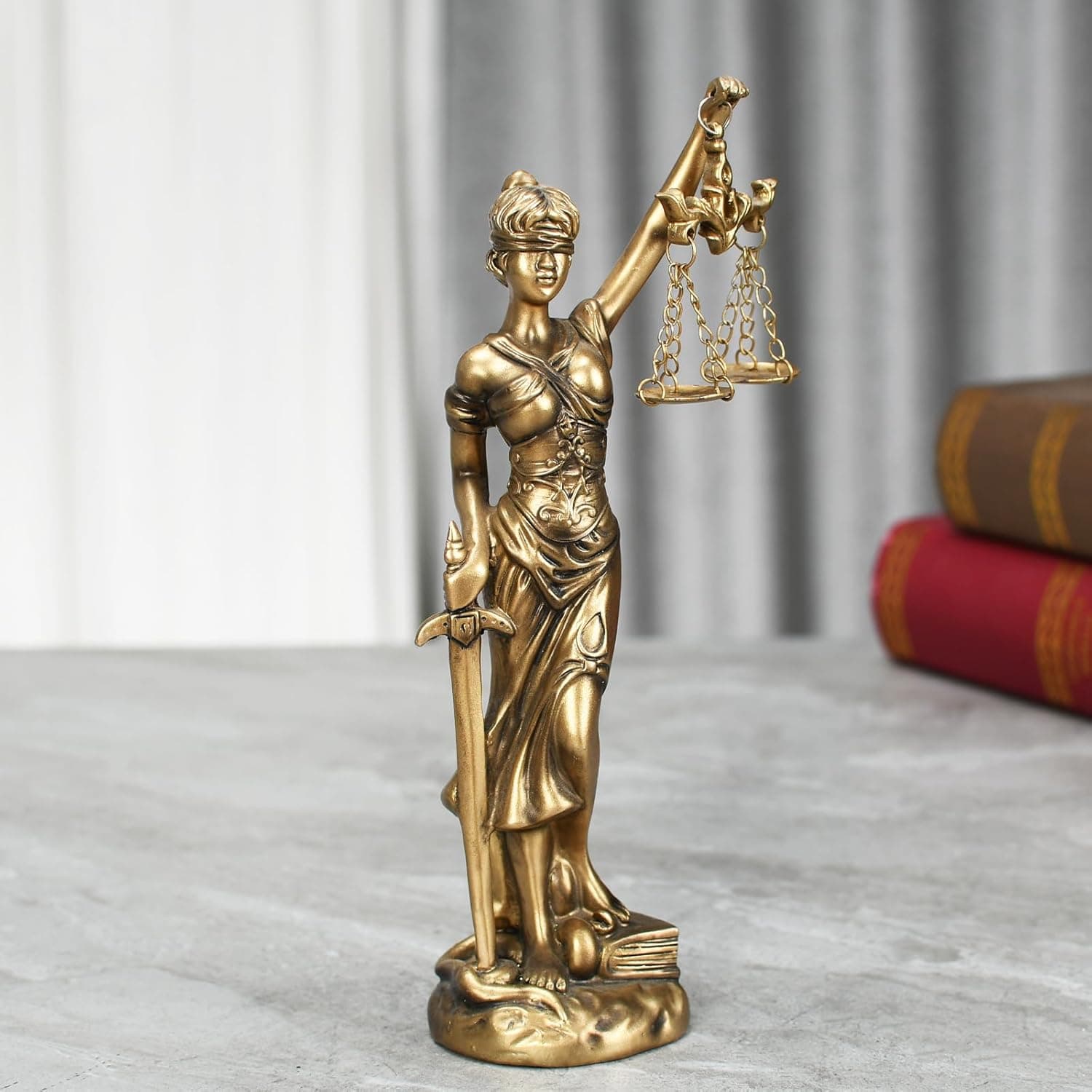 Statujë Dekorative “Lady Justice”